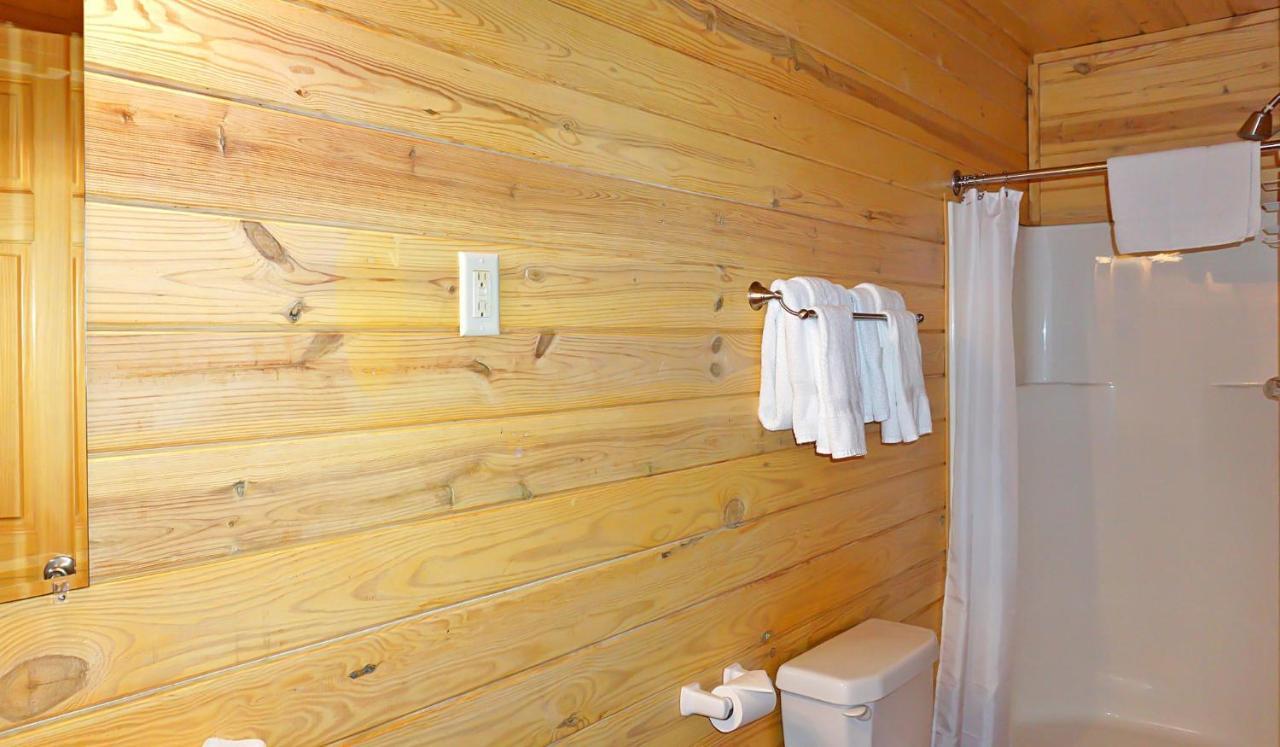 Wimberley Log Cabins Resort And Suites- Unit 8 エクステリア 写真